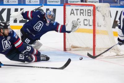 Тольяттинская «Лада» дома уступила «Шанхайским драконам»