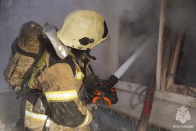 Под Тольятти два человека погибли при пожаре в многоквартирном доме