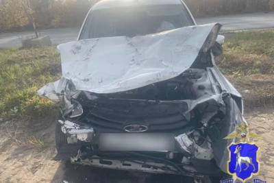 В Самаре 60-летний водитель LADA Granta попал в больницу, врезавшись в Chevrolet Niva