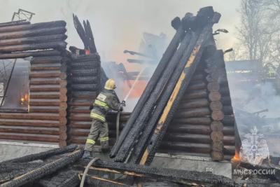 В Новокуйбышевске 28 человек тушили дачный дом - фото