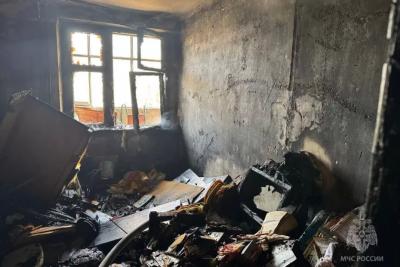 В Тольятти квартира в многоэтажке на Цветном бульваре загорелась от лампады