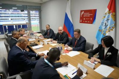 Вячеслав Федорищев в Самаре на форуме «Россия - спортивная держава» встретился с главами иностранных делегаций