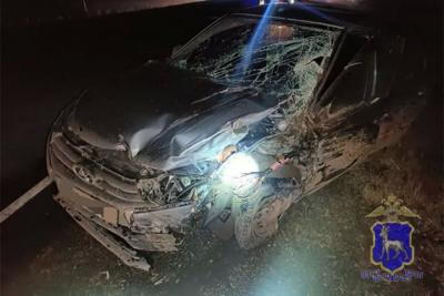 В Самарской области Lada Granta врезалась в КАМАЗ, который стоял поперек проезжей части