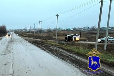 Пьяный водитель опрокинулся на внедорожнике и скрылся с места аварии в Самарской области - фото