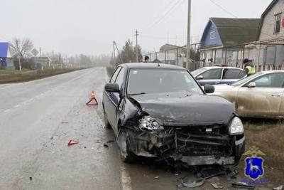 Под Самарой &laquo;Приора&raquo; выехала на встречную полосу и врезалась в &laquo;Ауди&raquo;: что произошло