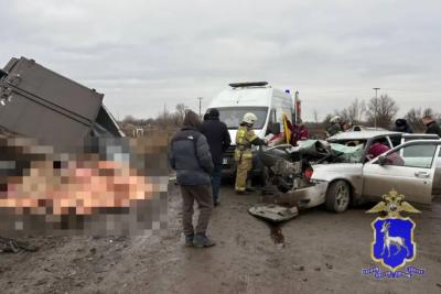 Двое взрослых и младенец пострадали в столкновении ГАЗели с легковушкой в Самарской области - последние новости