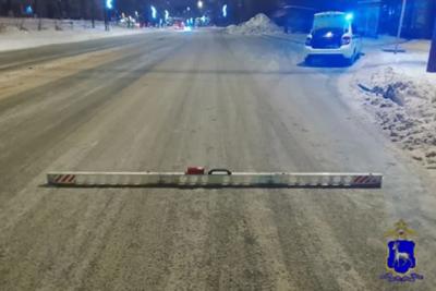 В Тольятти под колеса автомобиля попал пешеход, переходивший дорогу на красный свет - фото