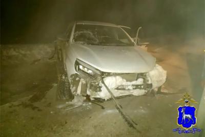 Пьяный водитель на &laquo;Весте&raquo; ночью вылетел в кювет с трассы в Самарской области - фото