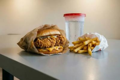 Пропавший в Тольятти 11-летний мальчик был найден в ресторане фастфуда