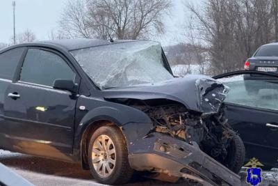 Один человек погиб и трое пострадали при лобовом столкновении двух легковушек в Самарской области: что известно на данный момент