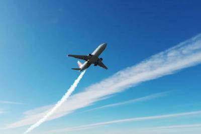 Мэр Самары провел ликбез по поводу следа, который оставляют в небе самолеты