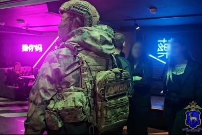 В ночных клубах Самары полицейские за выходные нашли 10 человек под кайфом - последние новости