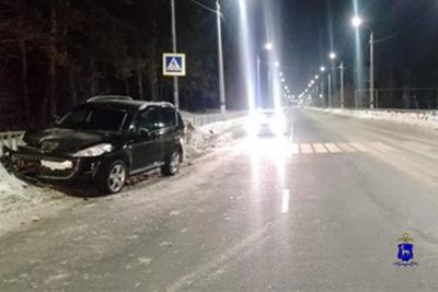 В Самарской области ночью иномарка влетела в дорожное ограждение, пострадал пассажир