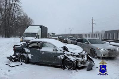 На трассе М-5 в Самарской области Volkswagen врезался в GAC, ГАЗ и Dongfeng 