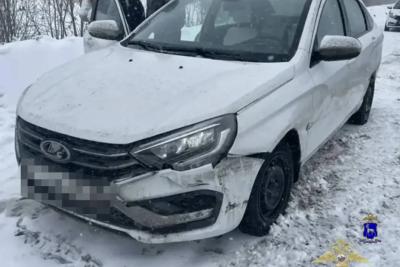 Под Самарой женщина на &laquo;Весте&raquo; влетела в ограждение - появились подробности