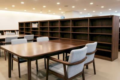 В Самарской области коммерсант, поставивший мебель в библиотеку, остался без денег и без товара: что известно на данный момент