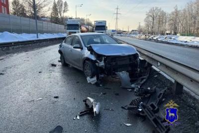 В Самаре водитель тягача устроил аварию с тремя легковушками: что известно на данный момент