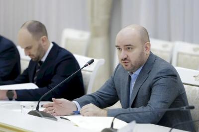 Вячеславу Федорищеву представили проект по внедрению ИИ в госуправление