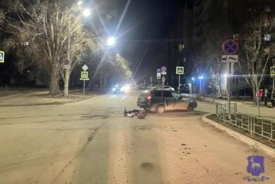 В Самаре пострадали водитель и пассажирка самоката, в который врезался автомобиль: что произошло