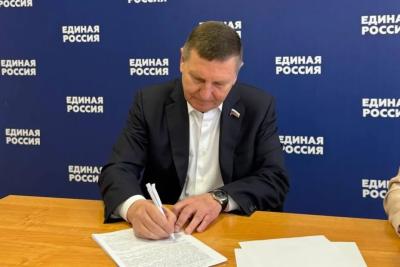 Депутат Госдумы Андрей Трифонов заявил об участии в праймериз ЕР