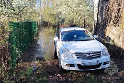 На полуострове Копылово в Тольятти подтопленным остается 21 приусадебный участок  - фото