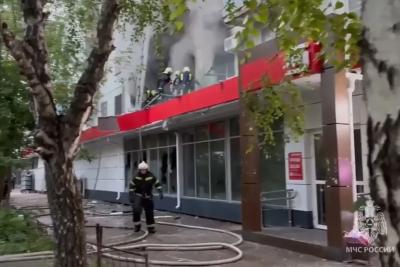 Глава СК РФ затребовал доклад о расследовании обстоятельств пожара в Самаре, во время которого погибли 2 человека и пострадало 24 квартиры - появились подробности