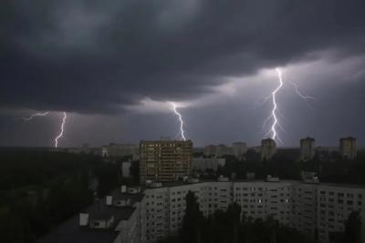 Ливень с градом ожидается в Самарской области днем в понедельник