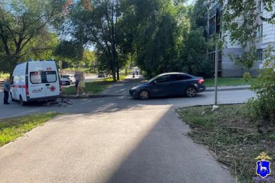 В Самаре велосипедист попал под колеса легковушки: что произошло