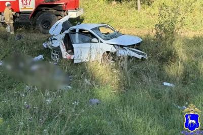 В Самарской области один человек погиб и двое пострадали при опрокидывании автомобиля - последние новости