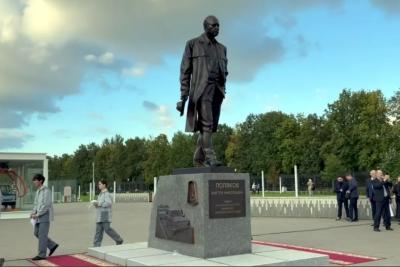 В Тольятти открыли памятник первому гендиректору ВАЗа Виктору Полякову