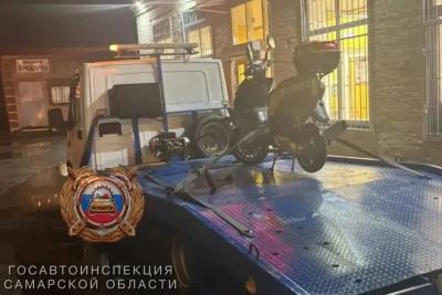 В Самарской области отправили на штрафстоянку скутер, которым управлял водитель без прав: что известно на данный момент