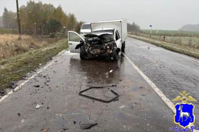 На автодороге в Самарской области столкнулись УАЗ и ВИС: что произошло