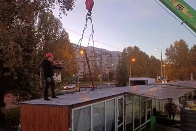 В Тольятти вывезли ларьки с улицы Тополиной