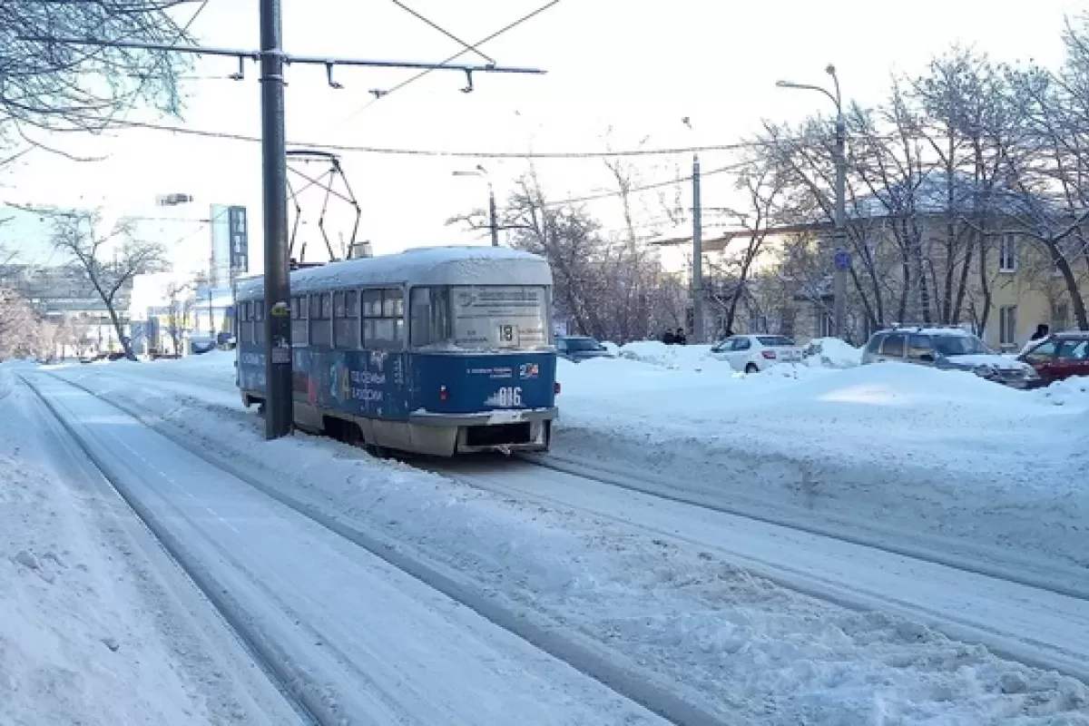 В Самаре утром 29 февраля 2024 года стояли трамваи на улице Ново-Садовой