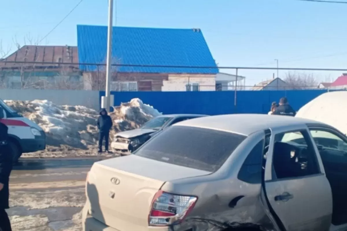 В Самарской области в селе Кошки мужчина попал в больницу после массового ДТП