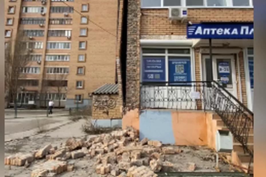 На проспекте Кирова в Самаре рухнула стена жилого дома №304