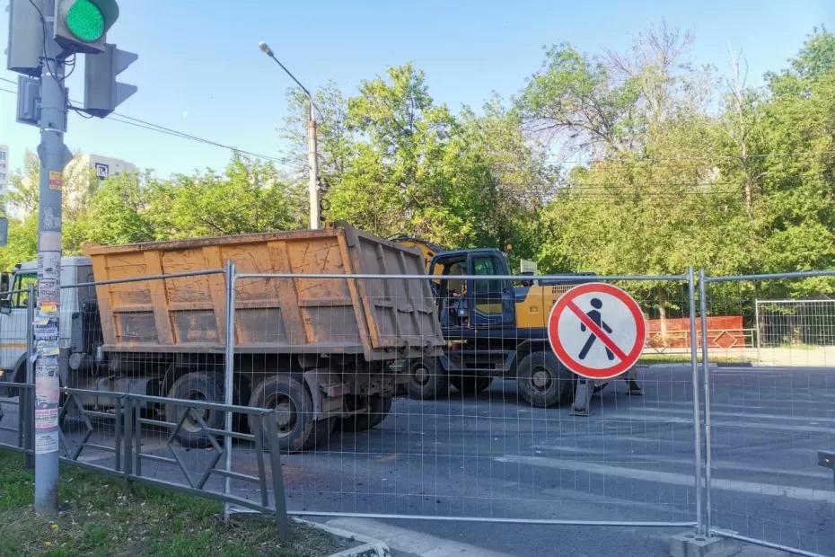 В Самаре заканчивают укладывать новый асфальт на проспекте Кирова