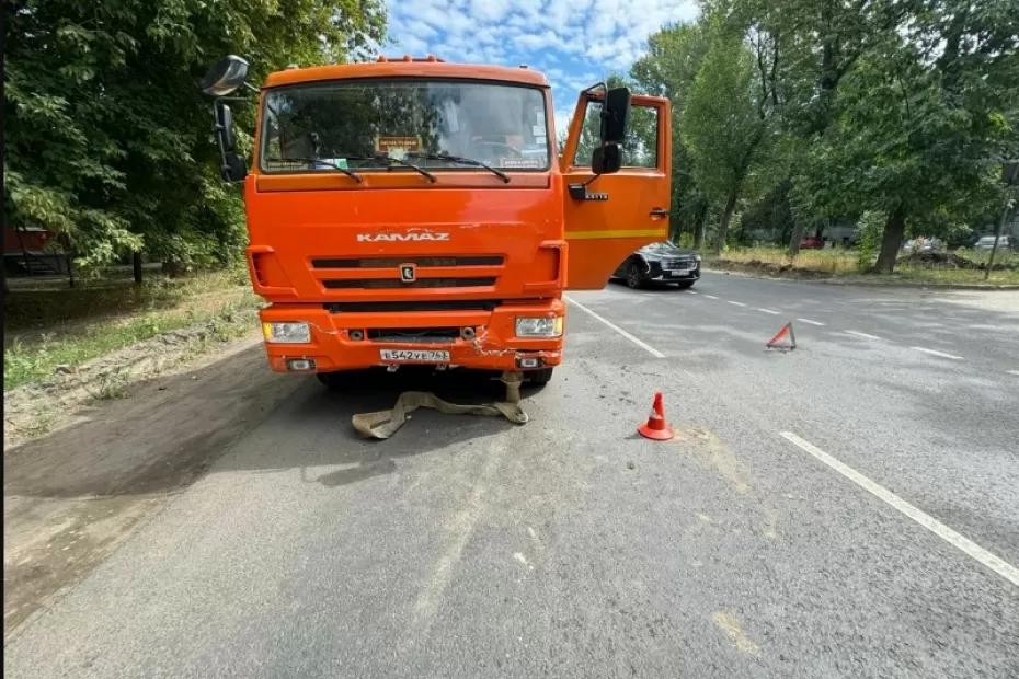 В Самаре в п. Зубчаниновка фуры врезались в пассажирский автобус 1 августа