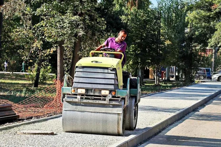 В Самаре продолжается обновление автодорог и тротуаров