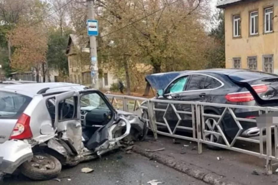 В Самаре 19 октября столкнулись два легковых автомобиля: есть жертвы