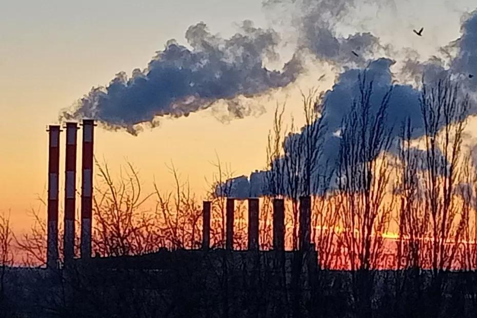 Приволжское УГМС: в Самаре ввели режим «черного неба» 1-ой степени до 15 декабря