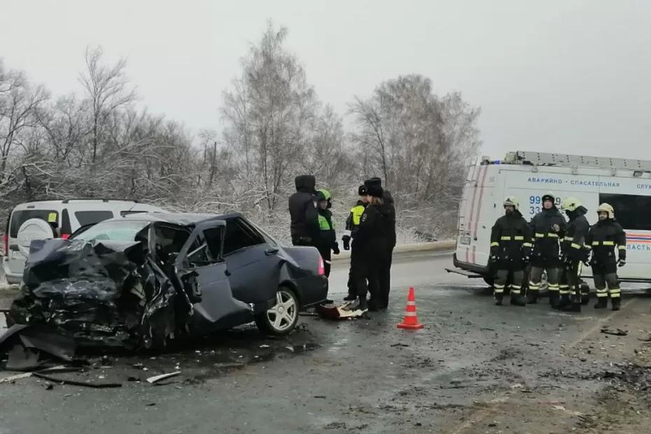 Авария в Красноярском районе Самары: три человека скончались до прибытия скорой