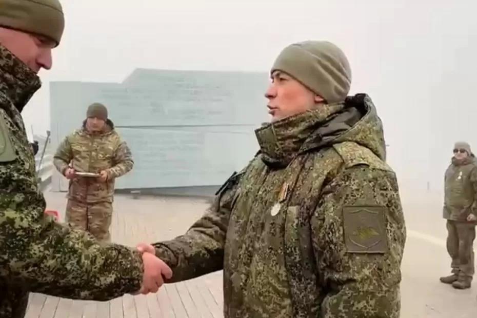 Сегодня 15-й отдельной гвардейской мотострелковой Александрийской ордена Суворова бригаде 2-й гвардейской общевойсковой армии  исполняется 20 лет