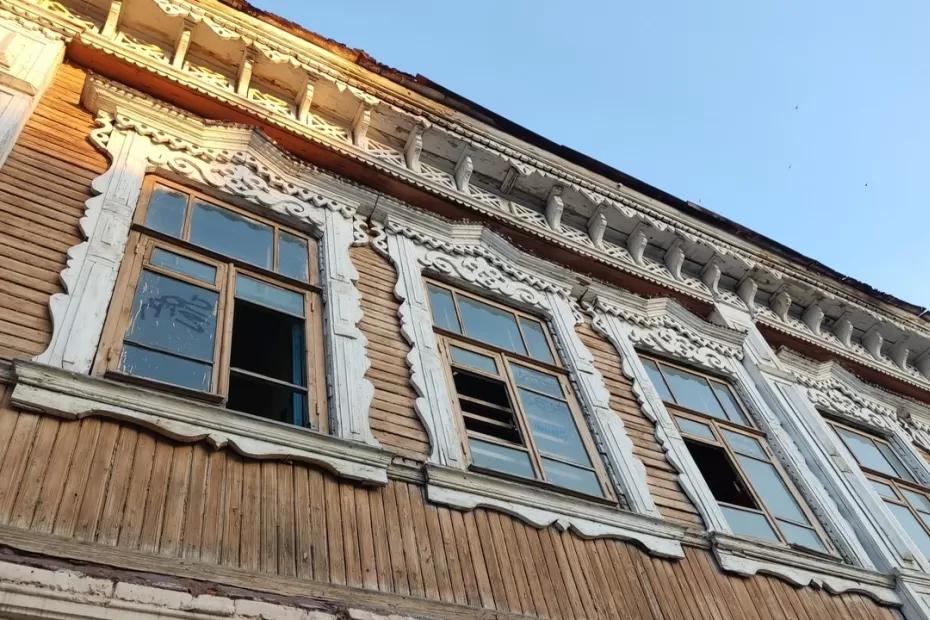 В Сызрани женщина подозревается в миллионной афере с аварийной квартирой В Сызрани женщина подозревается в миллионной афере с аварийной квартирой