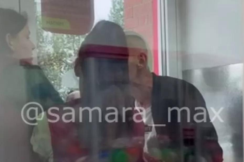 «Я еще приду, не увольняйся только»: магазинный вор-рецидивист устроил потасовку в супермаркете «Я еще приду, не увольняйся только»: магазинный вор-рецидивист устроил потасовку в супермаркете