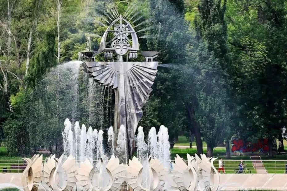 В Самаре в парке им. 50-летия Октября запустили фонтан «Царевна-Лебедь» В Самаре в парке им. 50-летия Октября запустили фонтан «Царевна-Лебедь»