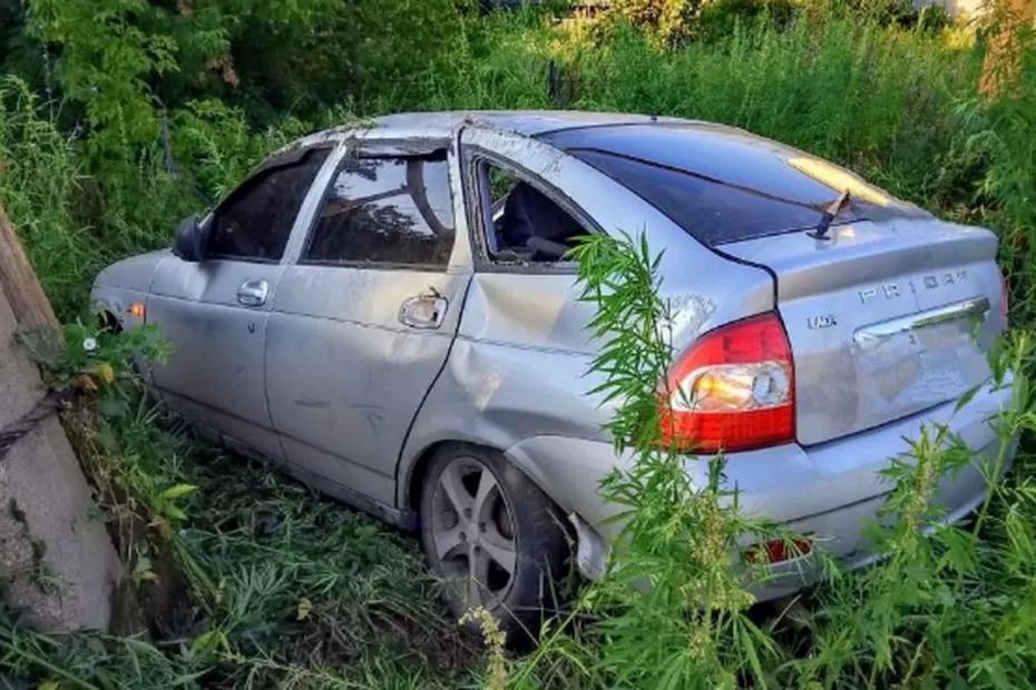 Под Самарой 12 июля в кювет вылетели «Ока» и «Лада Приора» Под Самарой 12 июля в кювет вылетели «Ока» и «Лада Приора»