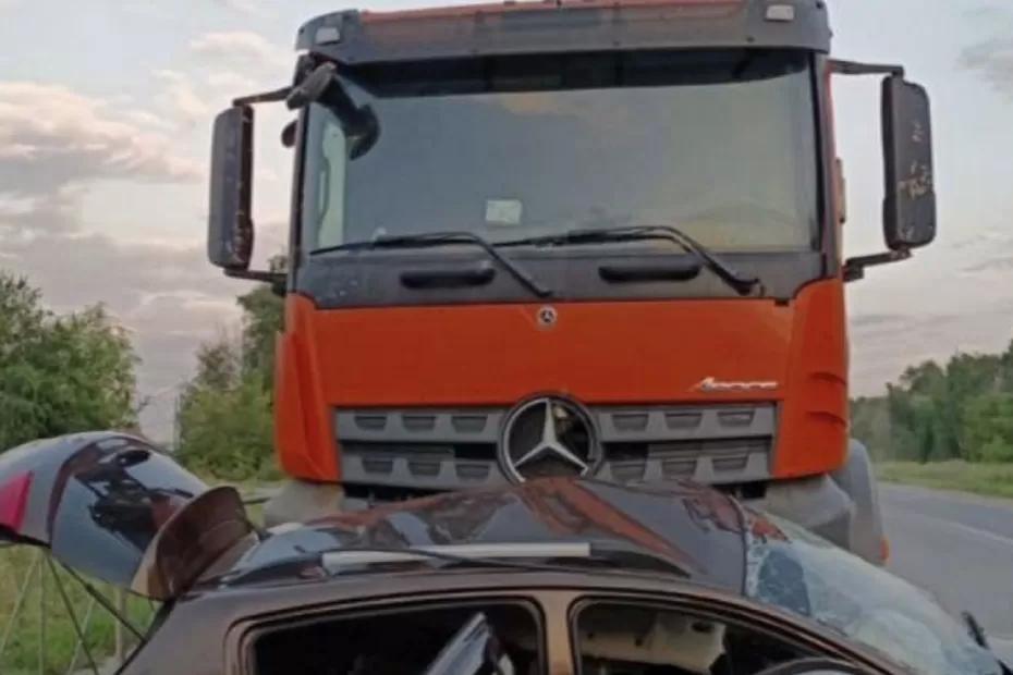 Под Самарой в ДТП с фурой 15 июля скончалась женщина-водитель