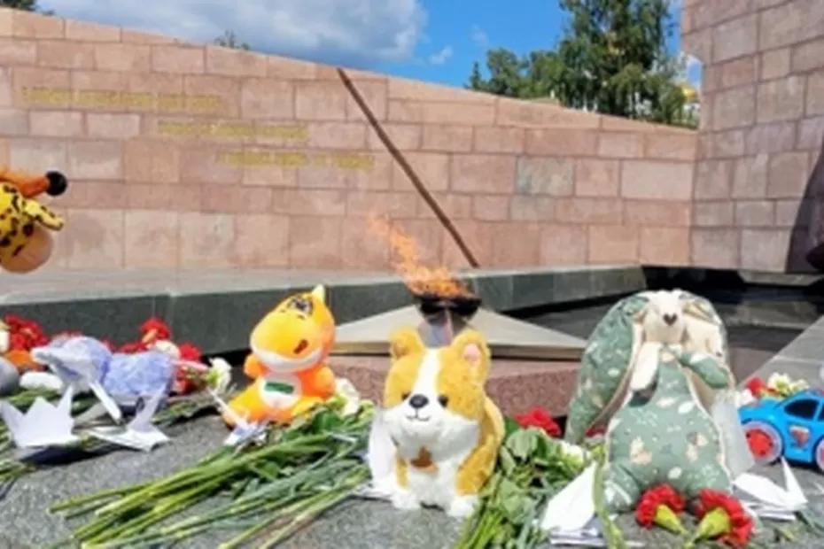 В Самаре 27 июля почтили память детей-жертв войны на Донбассе В Самаре 27 июля почтили память детей-жертв войны на Донбассе