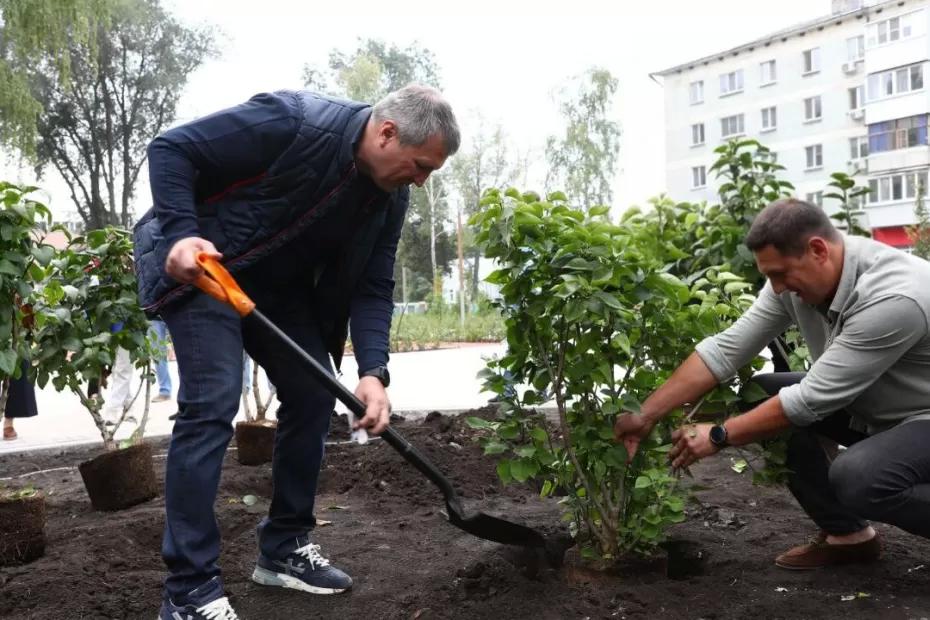 Иван Носков оценил ход благоустройства сквера «Восточный» в Самаре